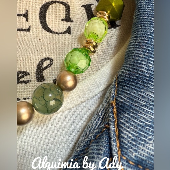 Apple green beads layered overlapped short necklace agate - Picture 2 of 4